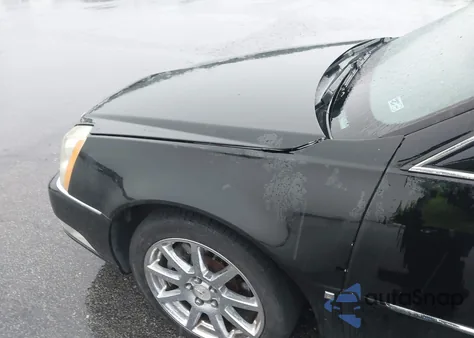 2007 Cadillac Dts Performance z USA, uszkodzony, nr VIN 1G6KD57937U213867